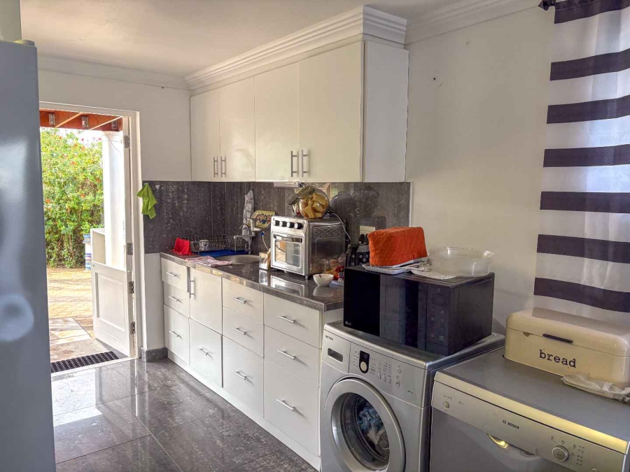 3 Bedroom Property for Sale in Stilbaai Wes Western Cape